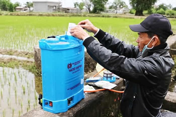 Thuốc trừ sâu regent hai lúa đỏ